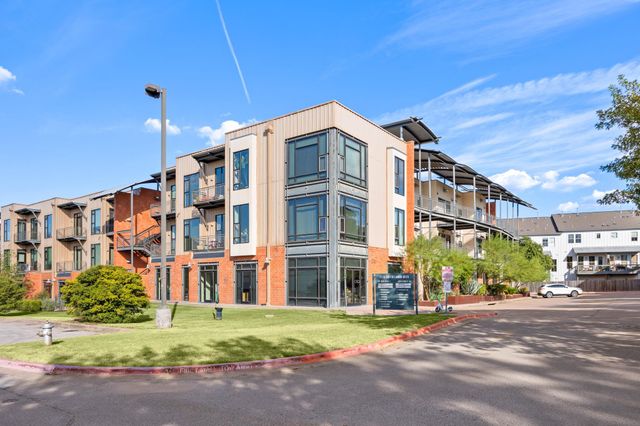 2525 S Lamar BLVD 206, Austin, TX 78704