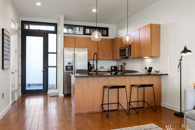 2525 S Lamar BLVD 206, Austin, TX 78704