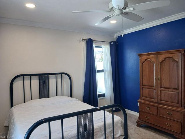 2727 24th PL, Cape Coral, FL 33904