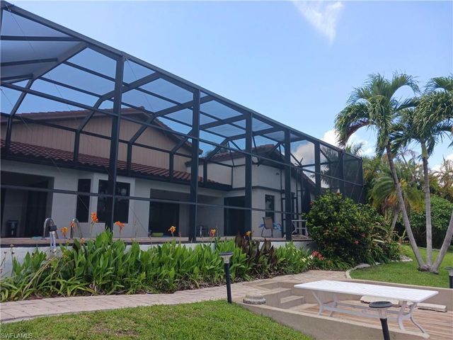 2727 24th PL, Cape Coral, FL 33904