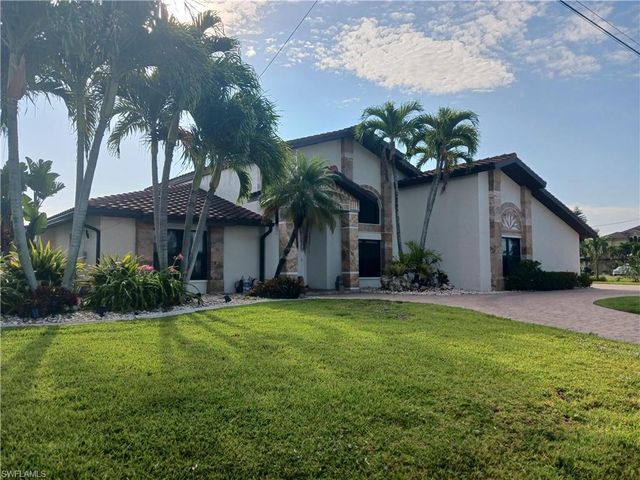2727 24th PL, Cape Coral, FL 33904