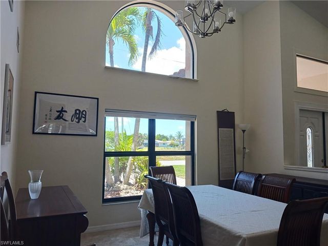 2727 24th PL, Cape Coral, FL 33904