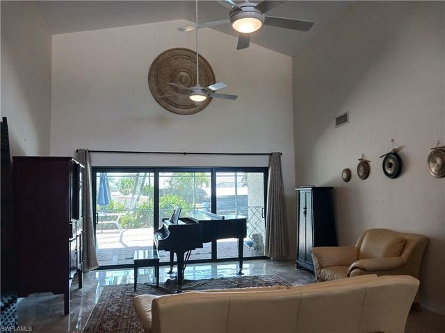 2727 24th PL, Cape Coral, FL 33904