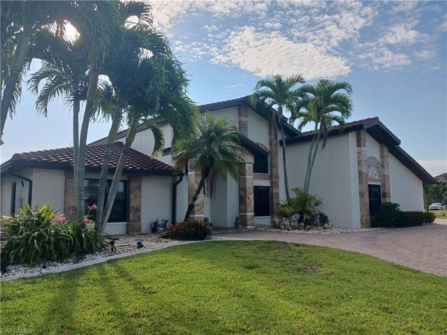 2727 24th PL, Cape Coral, FL 33904