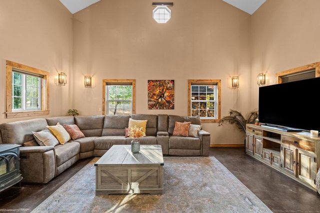 4950 Del Haven Rd, Placerville, CA 95667