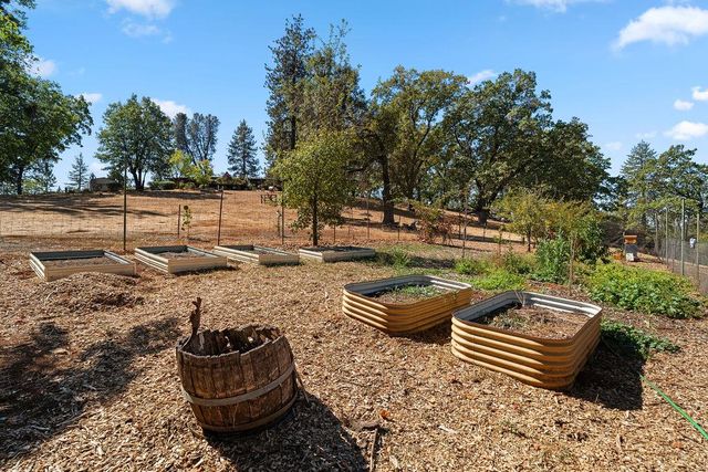 4950 Del Haven Rd, Placerville, CA 95667