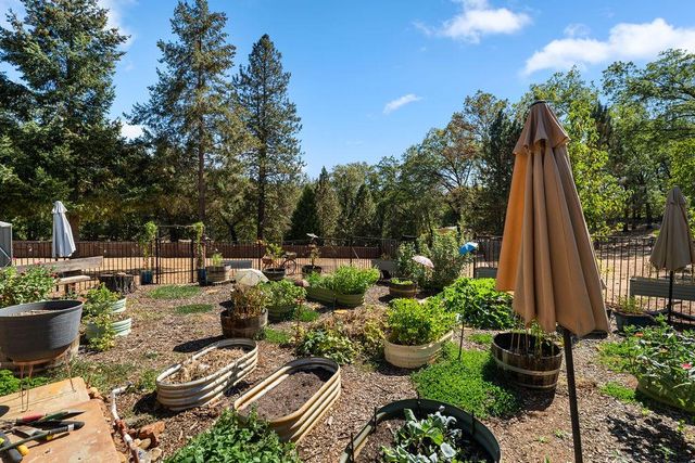 4950 Del Haven Rd, Placerville, CA 95667