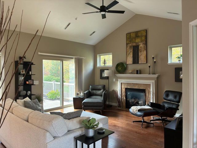 2129 E SIENNA WAY, Appleton, WI 54913