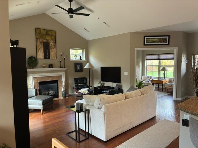 2129 E SIENNA WAY, Appleton, WI 54913