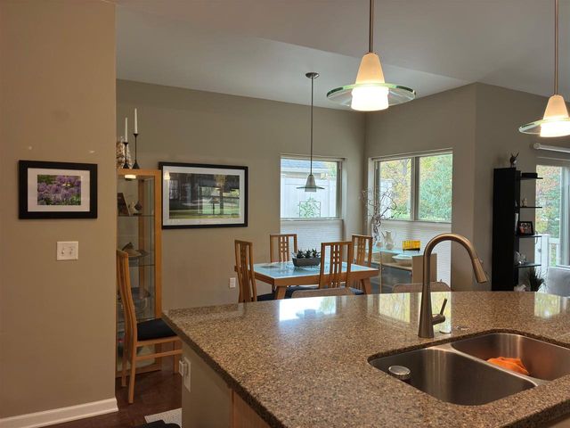 2129 E SIENNA WAY, Appleton, WI 54913