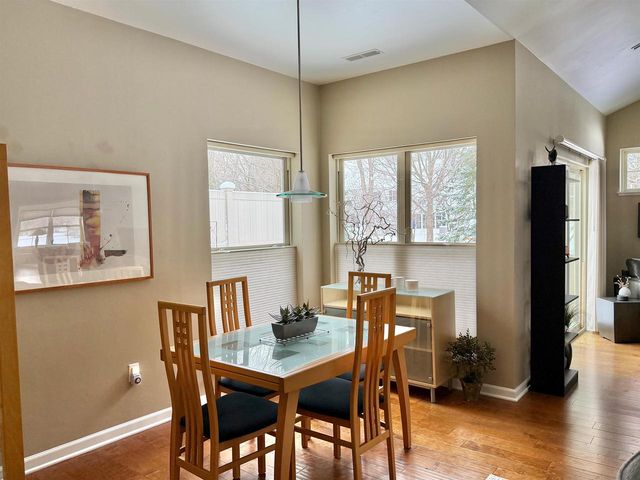 2129 E SIENNA WAY, Appleton, WI 54913