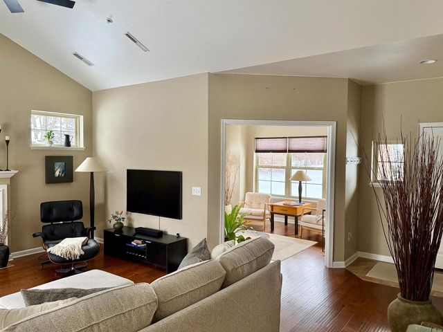 2129 E SIENNA WAY, Appleton, WI 54913