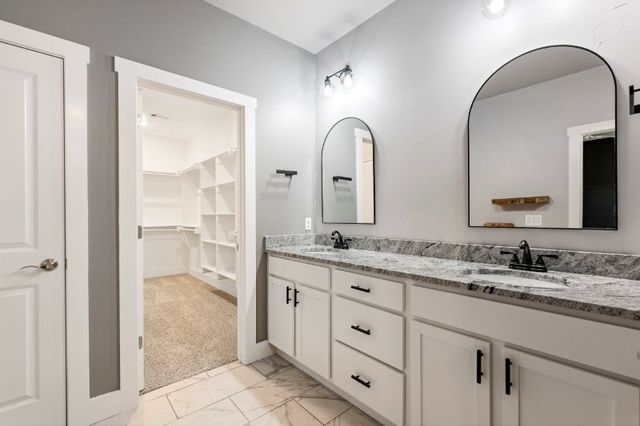 4400 SW Pawhuska Street, Bentonville, AR 72713