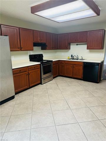 613 Fawn Lake CT, Virginia Beach, VA 23452