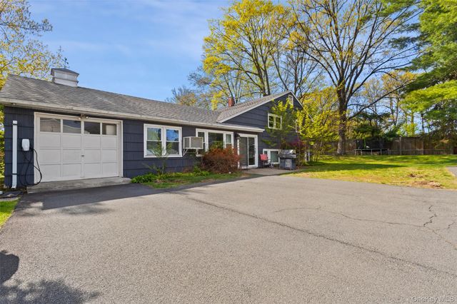 2 Larch Court, West Nyack, NY 10994