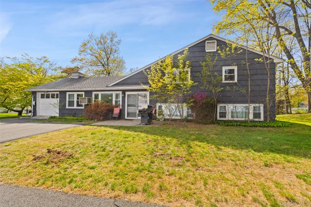 2 Larch Court, West Nyack, NY 10994