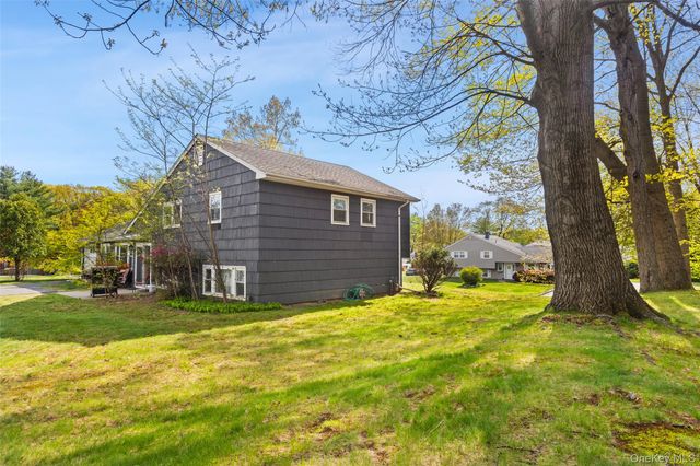 2 Larch Court, West Nyack, NY 10994