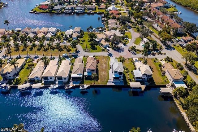 187 Eveningstar Cay, Naples, FL 34114