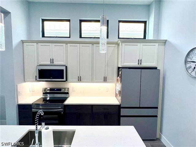 187 Eveningstar Cay, Naples, FL 34114