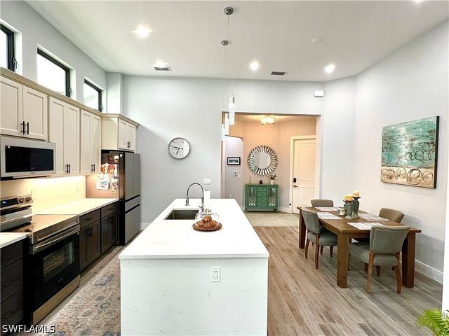 187 Eveningstar Cay, Naples, FL 34114
