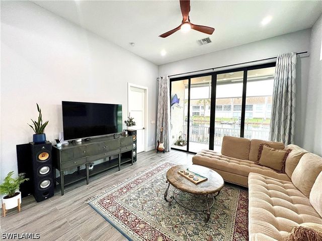 187 Eveningstar Cay, Naples, FL 34114