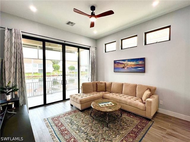187 Eveningstar Cay, Naples, FL 34114