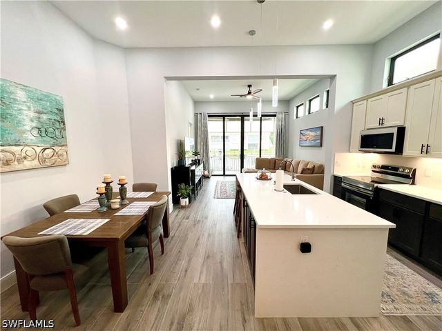 187 Eveningstar Cay, Naples, FL 34114