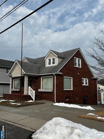 52 Hobart Place, Totowa, NJ 07512