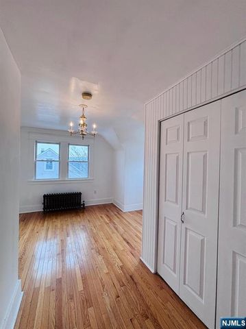 52 Hobart Place, Totowa, NJ 07512