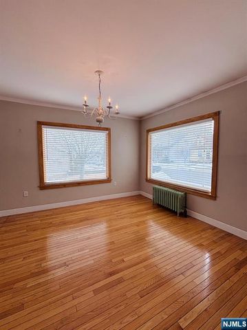 52 Hobart Place, Totowa, NJ 07512