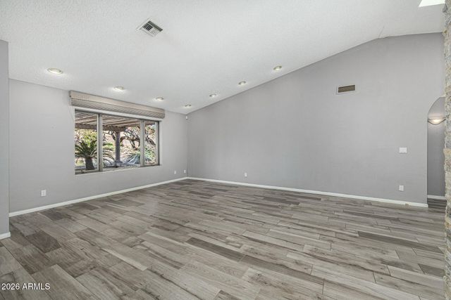 801 E ACOMA Drive, Phoenix, AZ 85022