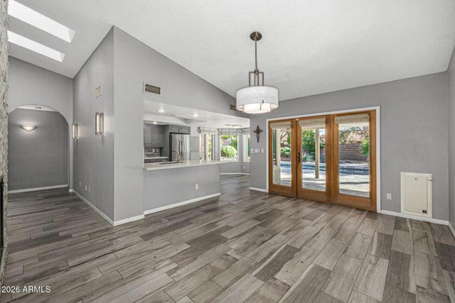 801 E ACOMA Drive, Phoenix, AZ 85022