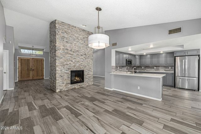 801 E ACOMA Drive, Phoenix, AZ 85022