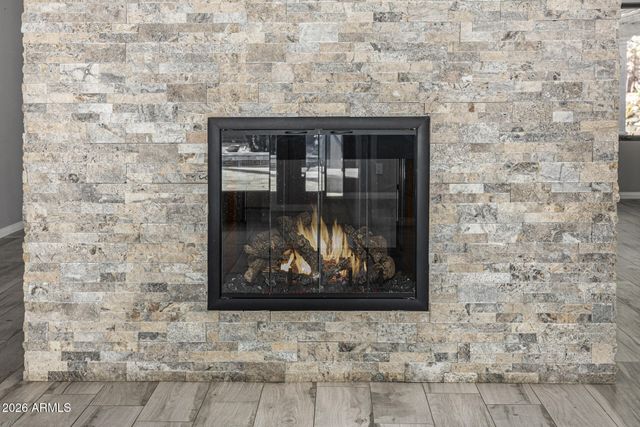 801 E ACOMA Drive, Phoenix, AZ 85022