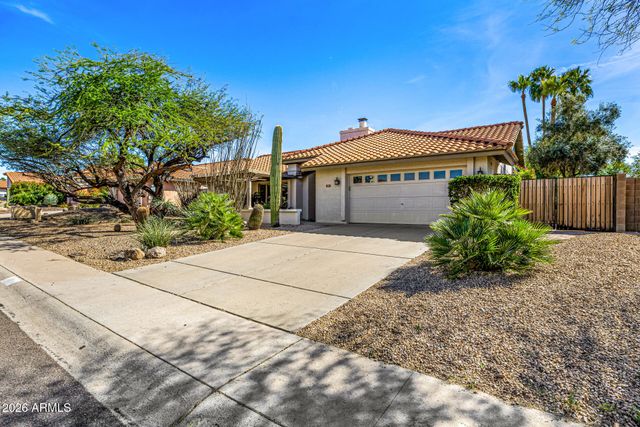 801 E ACOMA Drive, Phoenix, AZ 85022