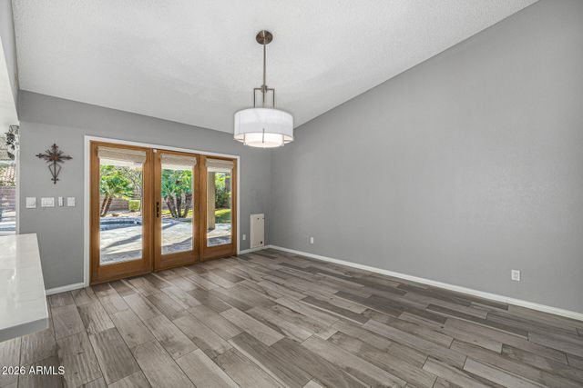 801 E ACOMA Drive, Phoenix, AZ 85022