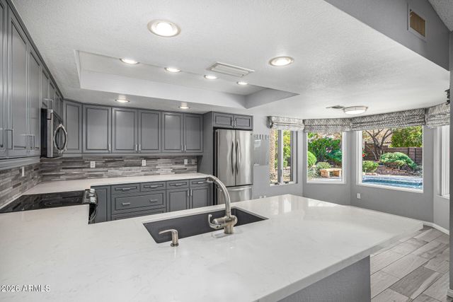 801 E ACOMA Drive, Phoenix, AZ 85022