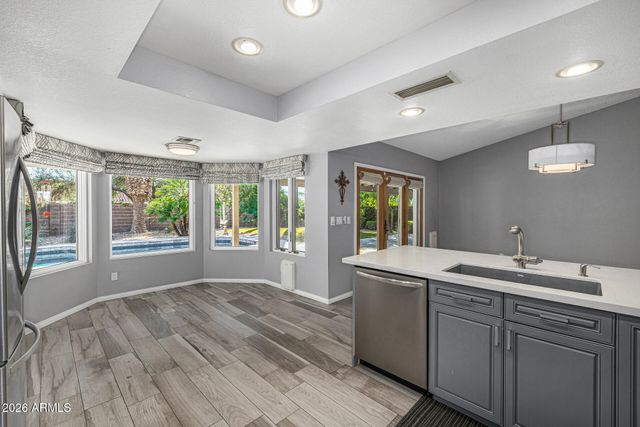 801 E ACOMA Drive, Phoenix, AZ 85022