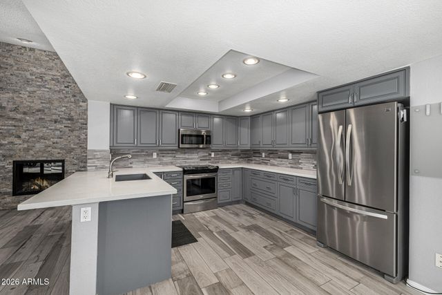 801 E ACOMA Drive, Phoenix, AZ 85022