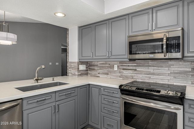 801 E ACOMA Drive, Phoenix, AZ 85022