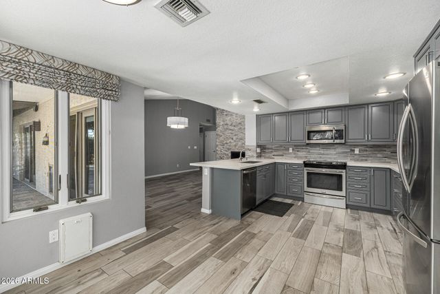 801 E ACOMA Drive, Phoenix, AZ 85022