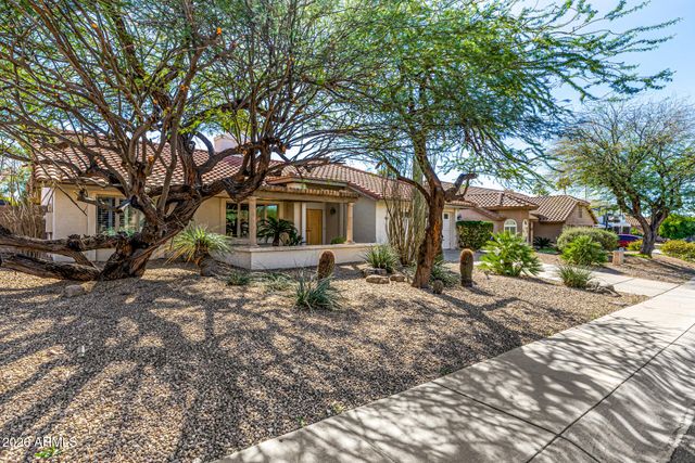 801 E ACOMA Drive, Phoenix, AZ 85022