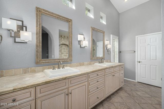 801 E ACOMA Drive, Phoenix, AZ 85022