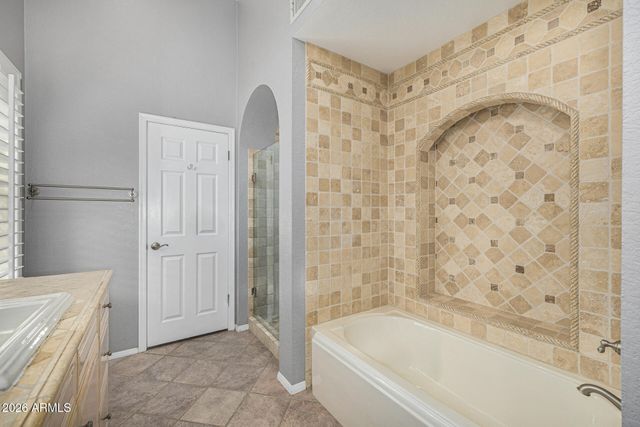 801 E ACOMA Drive, Phoenix, AZ 85022