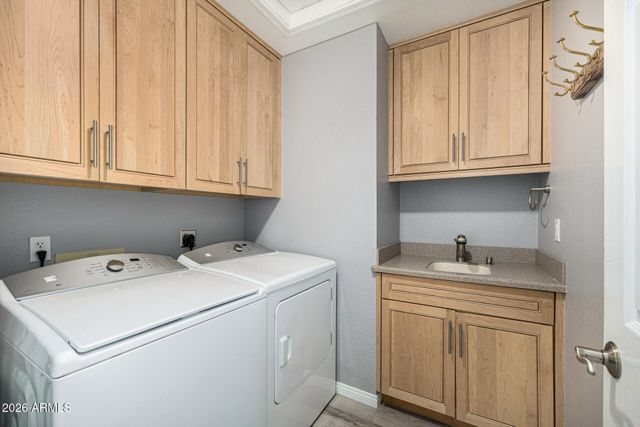 801 E ACOMA Drive, Phoenix, AZ 85022