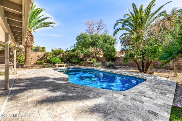 801 E ACOMA Drive, Phoenix, AZ 85022