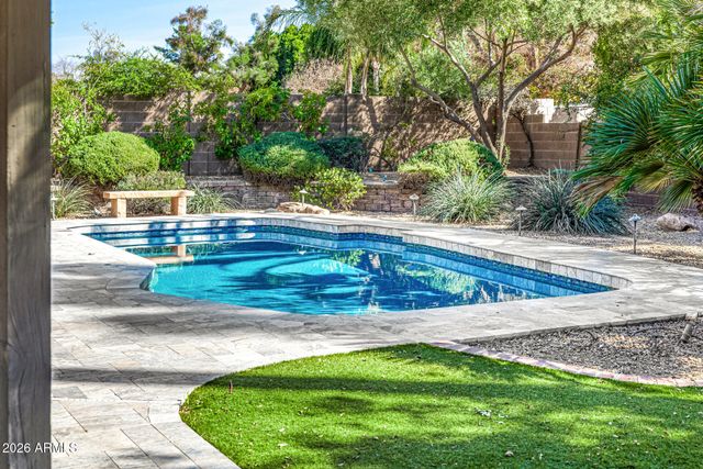 801 E ACOMA Drive, Phoenix, AZ 85022