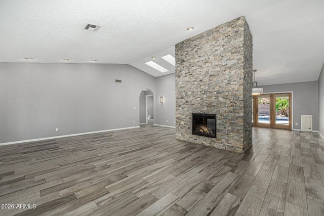 801 E ACOMA Drive, Phoenix, AZ 85022