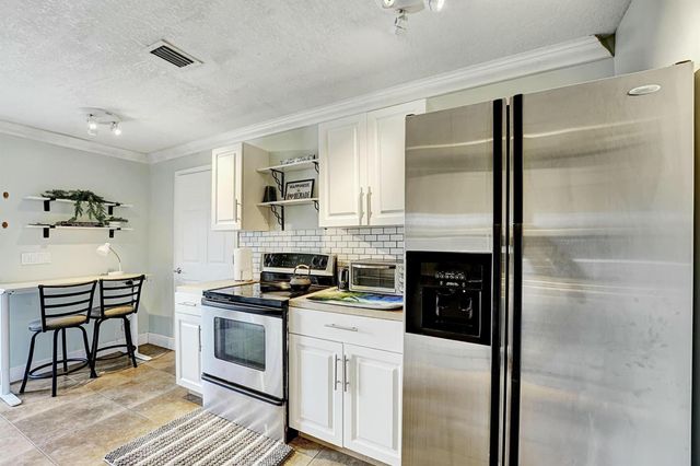 714 NW 7th Street, Boynton Beach, FL 33426