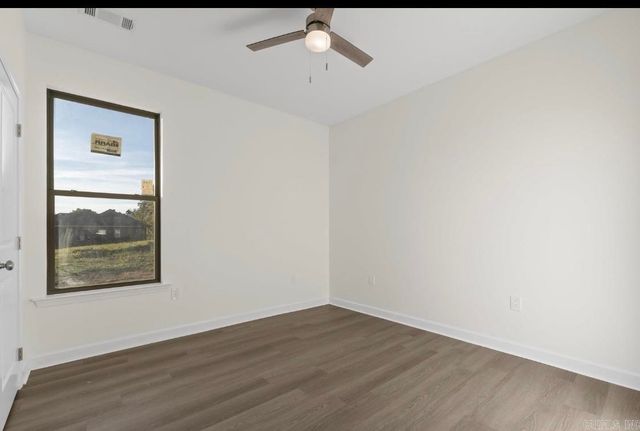 8010 Kanis Oaks Drive, Little Rock, AR 72204